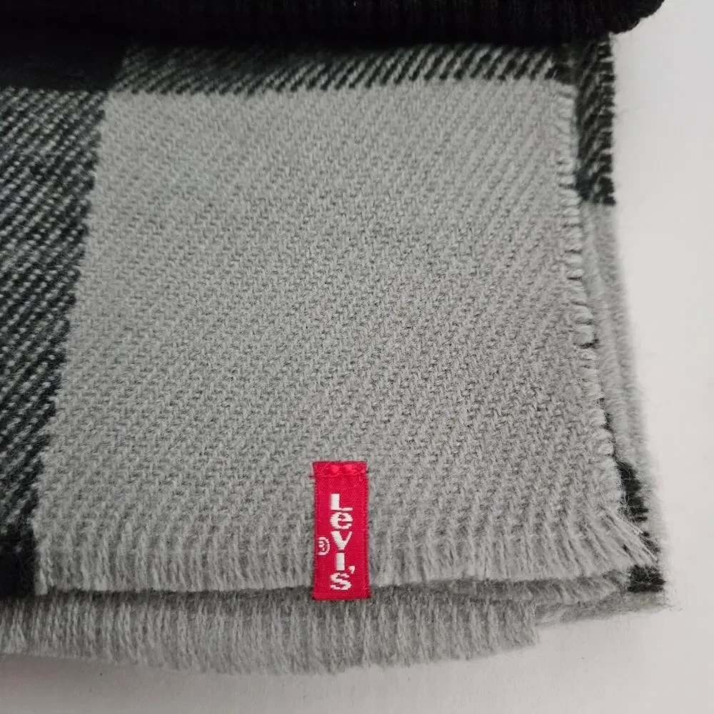 Levi's Beanie and Scarf Outdoor Black Gray Gift Set